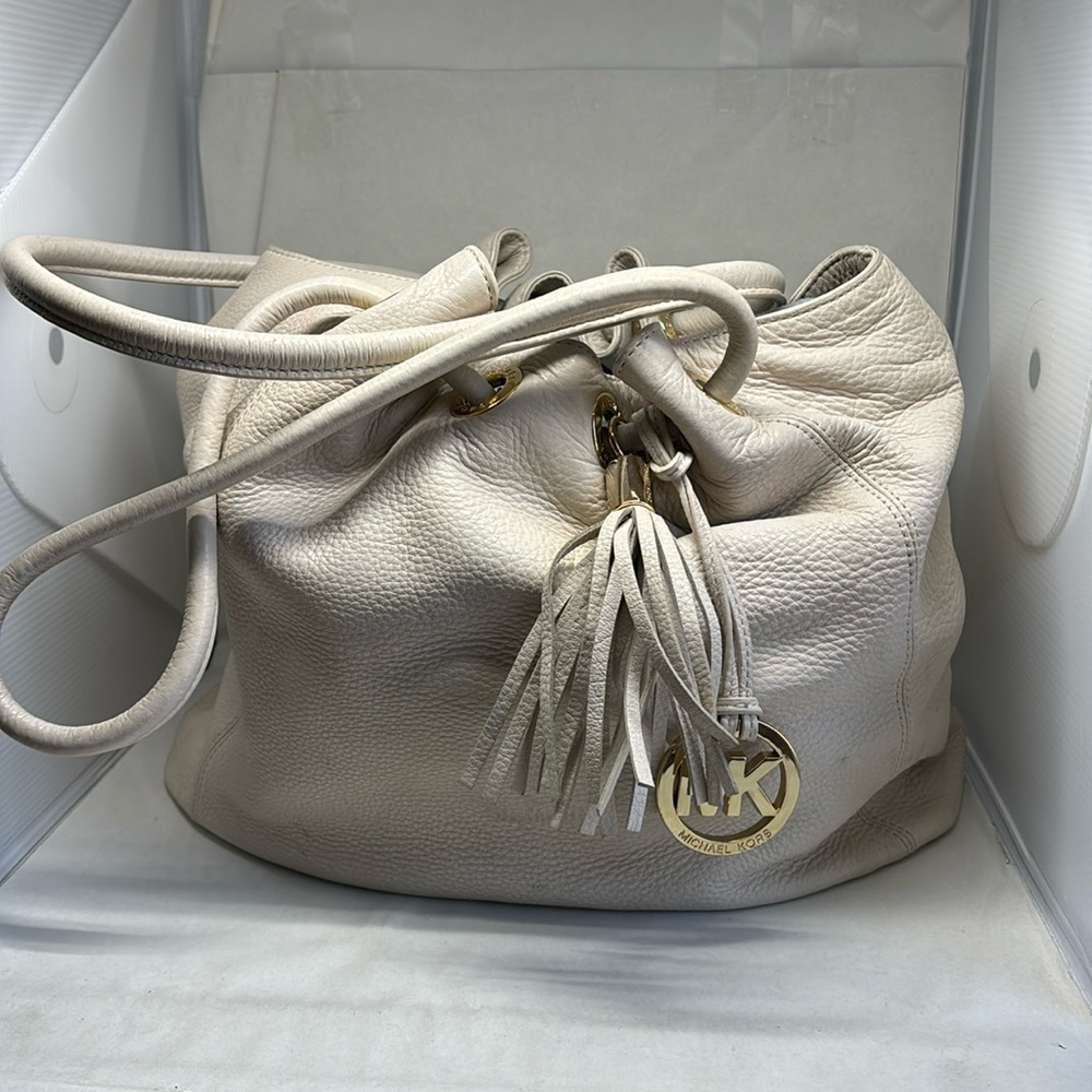 Sale!  Light tan Michael Kors leather, ring tote bag
